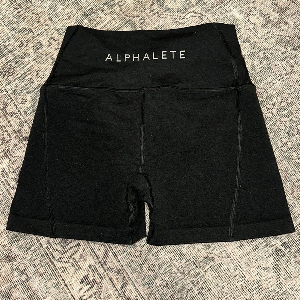 Alphalete R6 4” Shorts - Picture 2 of 3